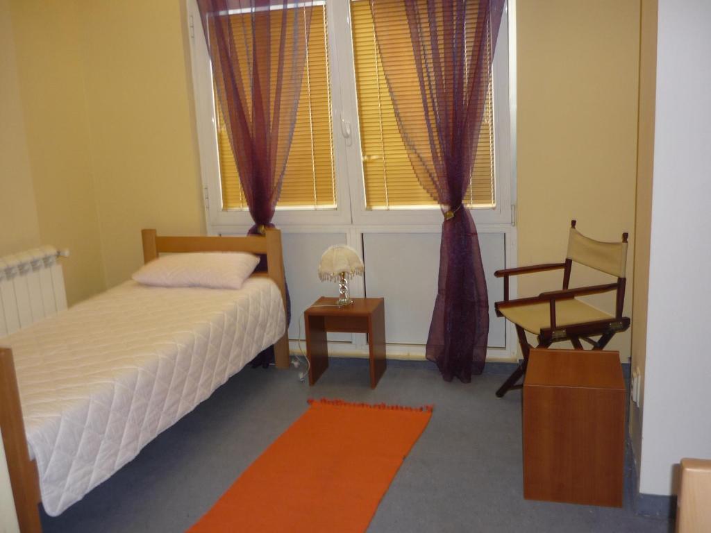 Hostel Parliament Belgrade Room photo